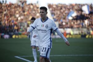 韦德体育-迪马：博洛尼亚与国米谈妥阿斯拉尼转会，费用约900万欧+40%二转