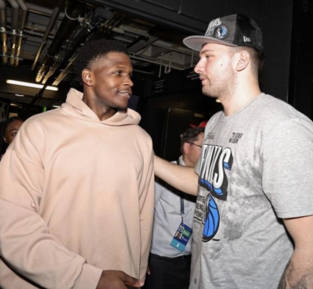 韦德体育平台-华子还嫩！东契奇才是NBA未来门面？西部封王冲冠