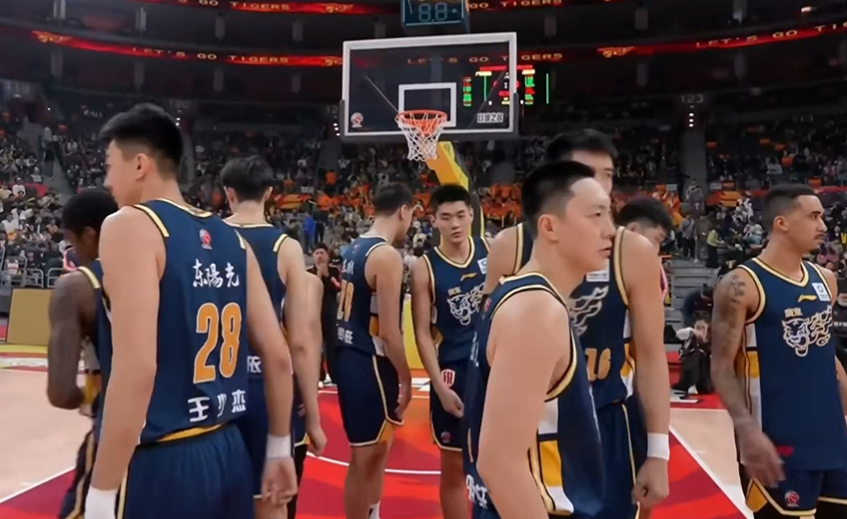 韦德体育-随着上海40分狂胜广东,山东8连胜,CBA最新积分榜出炉:广厦领跑